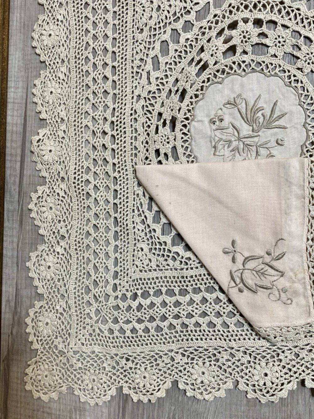 Vintage Beige Hand Crochet Embroidered Tablecloth With Napkins Rectangle 74x52”